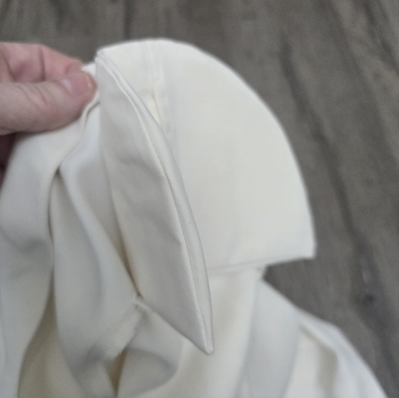 Orvis 100% Silk Blouse Cream Lux Business Basic Size Medium - Picture 9 of 9